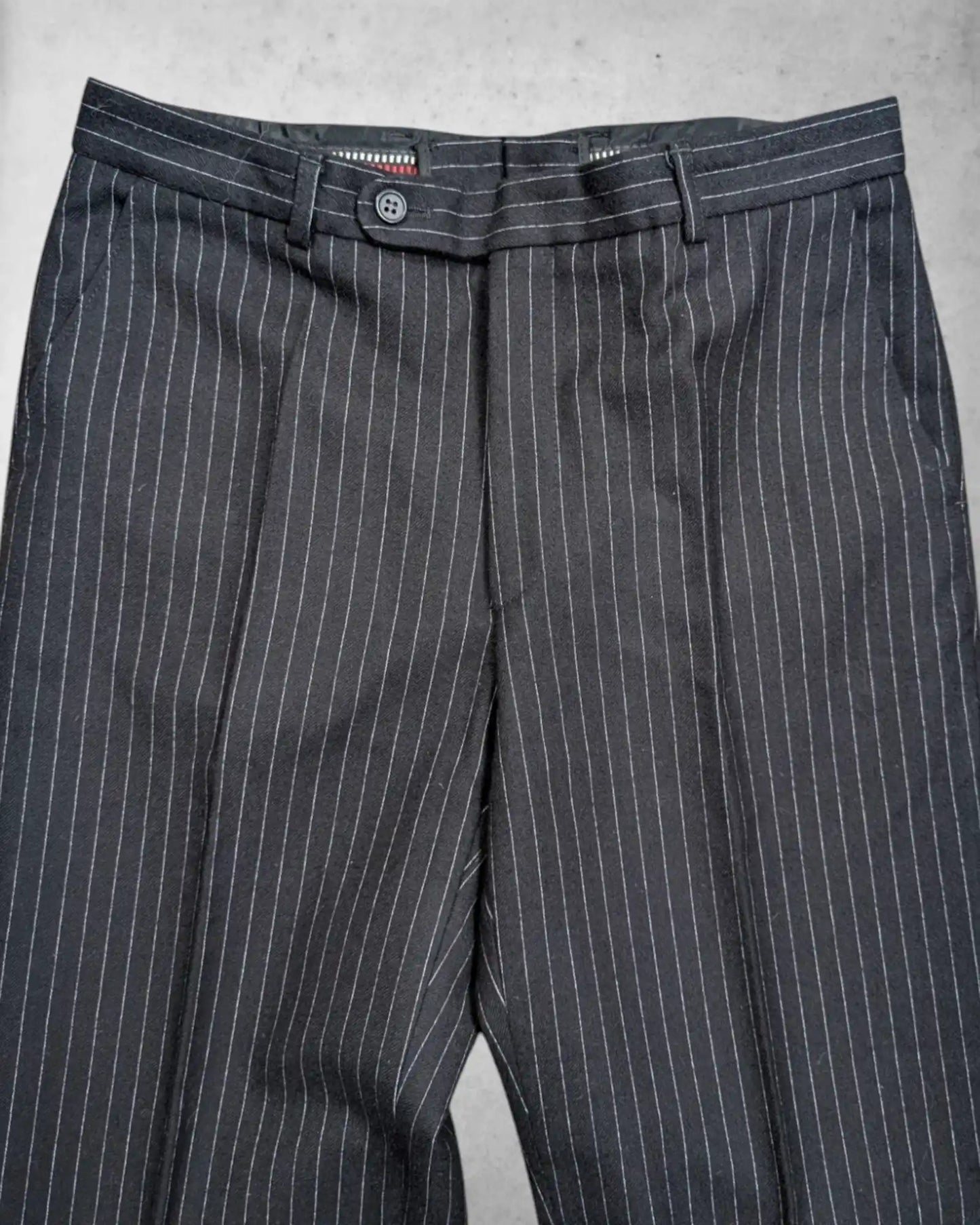Hose mit Nsdelstreifenmuster
