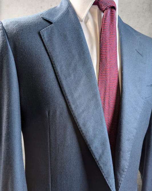 Blaues Herrensakko von Canali Milano aus reiner Wolle von Cerruti 1881 in der Reversansicht mit pick stitching