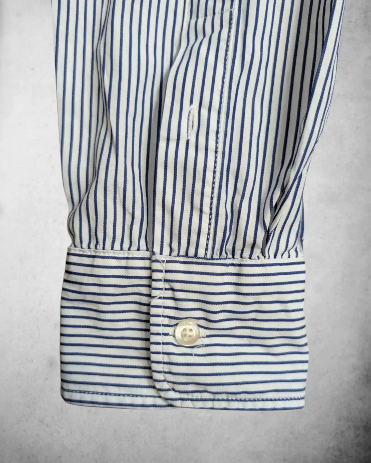 klassisches Herrenhemd