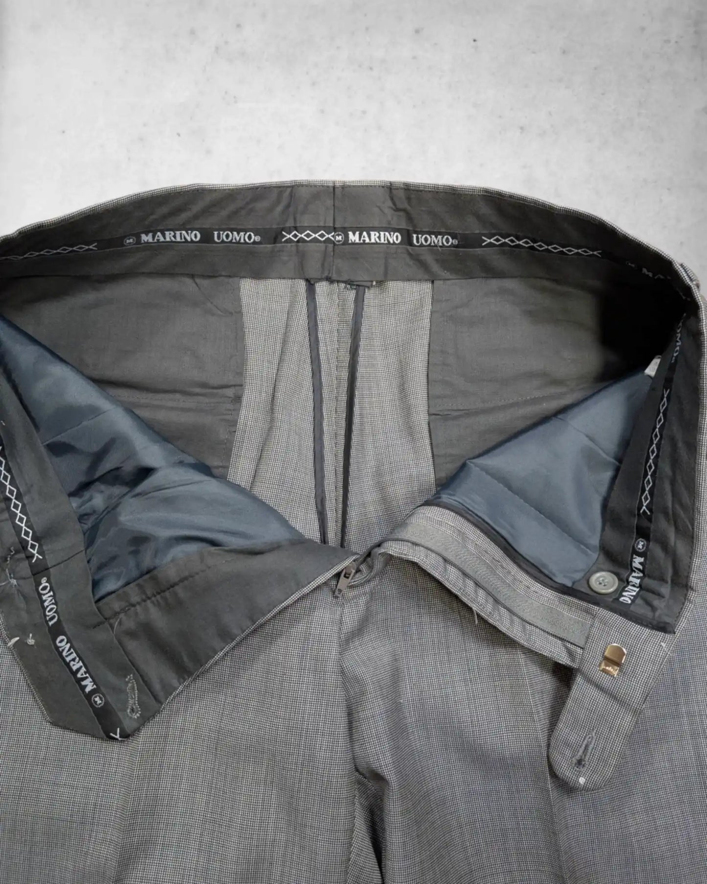 geöffnete klassische Herrenhose