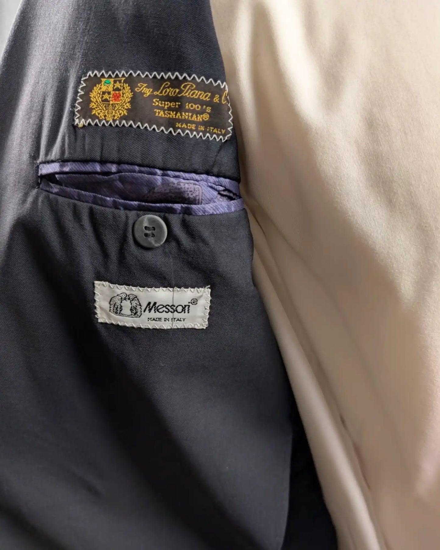 Loro Piana Label in einem Herrenanzug