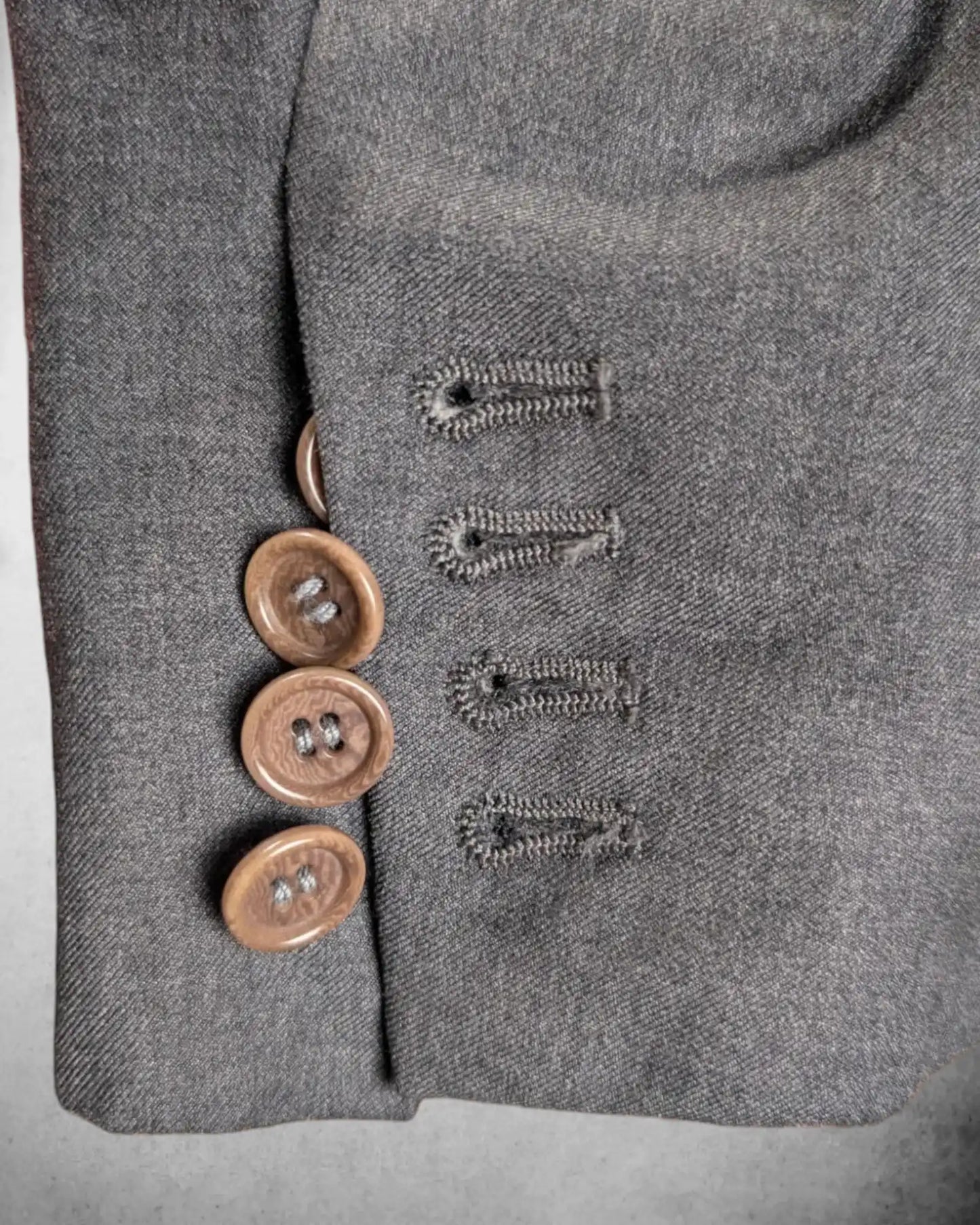 Loro Piana Tasmanian Herrensakko mit funktionellen Knopflöchern