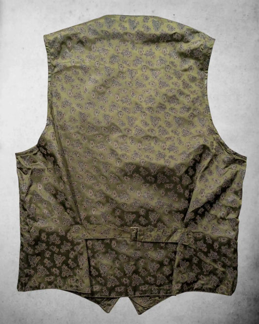 Rückansicht einer grünen Herrenweste von United colors of Benetton