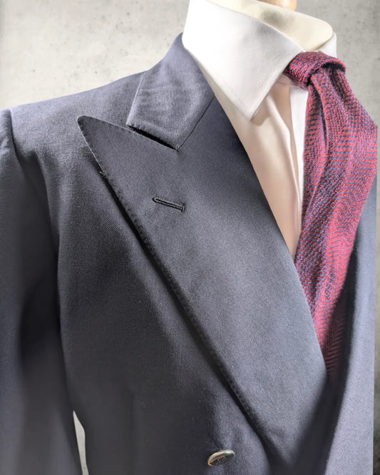 Belvest Doppelreiher Sakko mit Sptizrevers in Navy