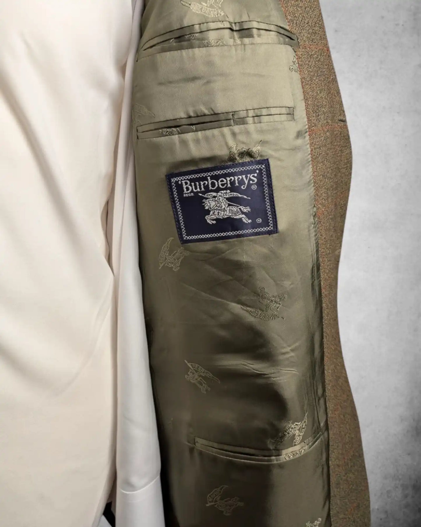 Burberrys Logo in einem Herrensakko
