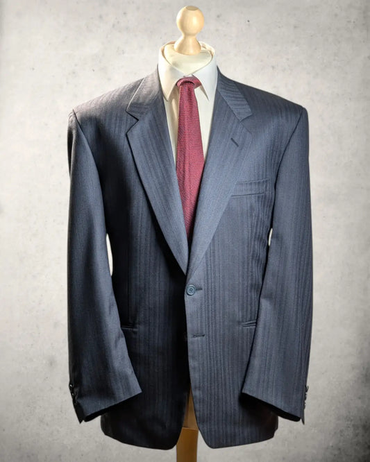 Blaues Herrensakko mit Fischgrätmuster in Blau. Größe 56