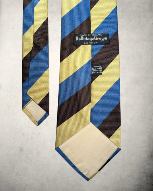 Handgemachte Seidenkrawatte von Holliday and Brown London. Clubstreifendesign in senfgelb, hellblau und braun