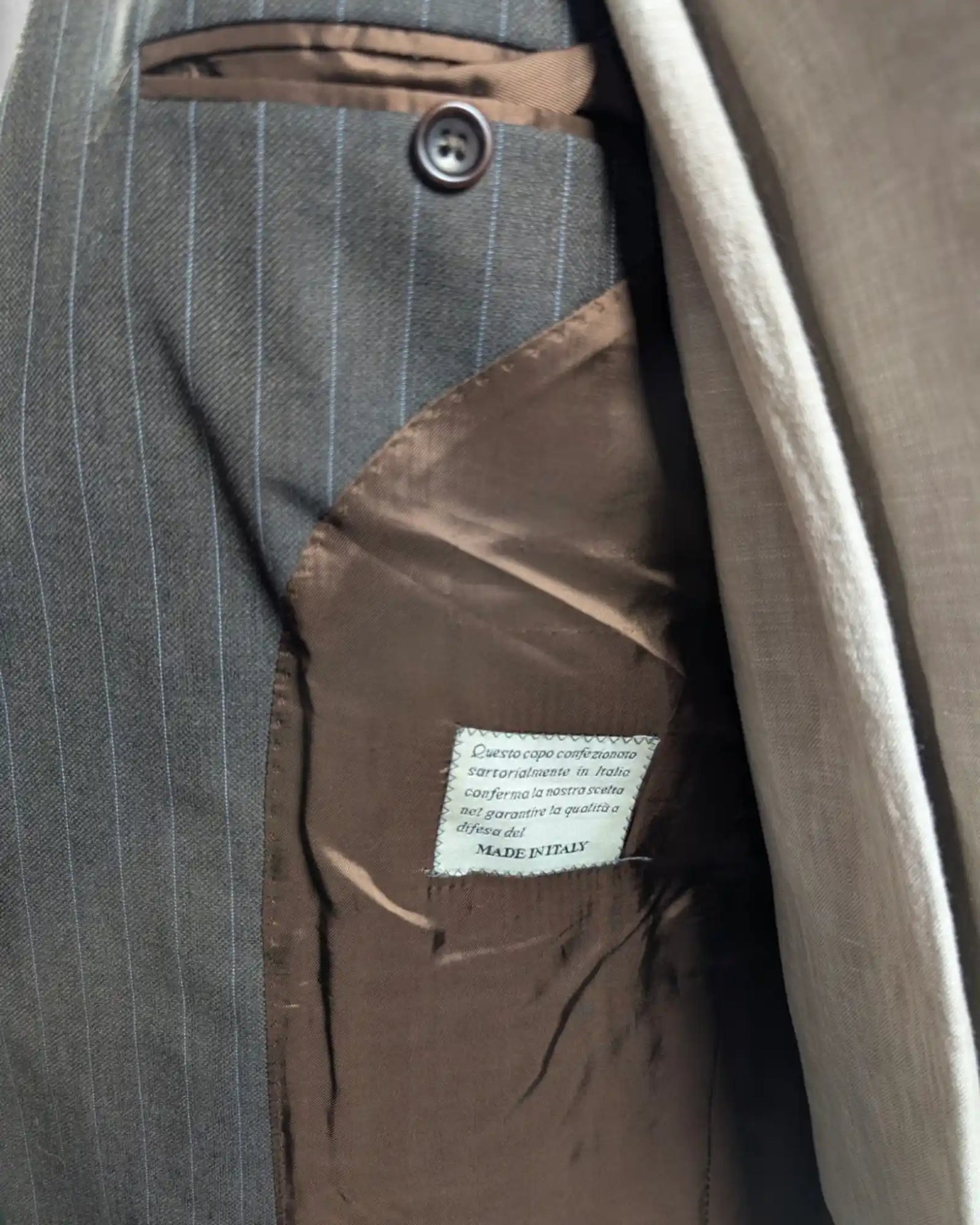 Nadelstreifensakko im Peaky Blinders Stil