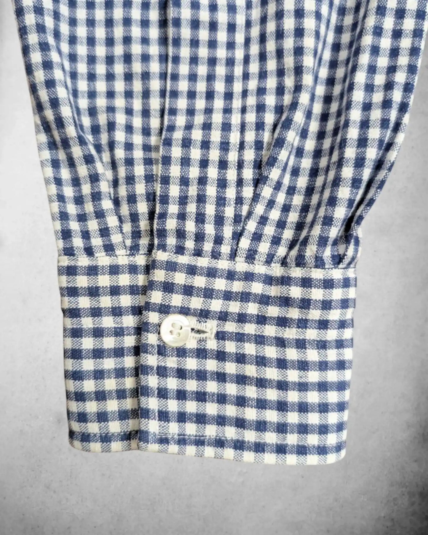 kariertes Herrenhemd