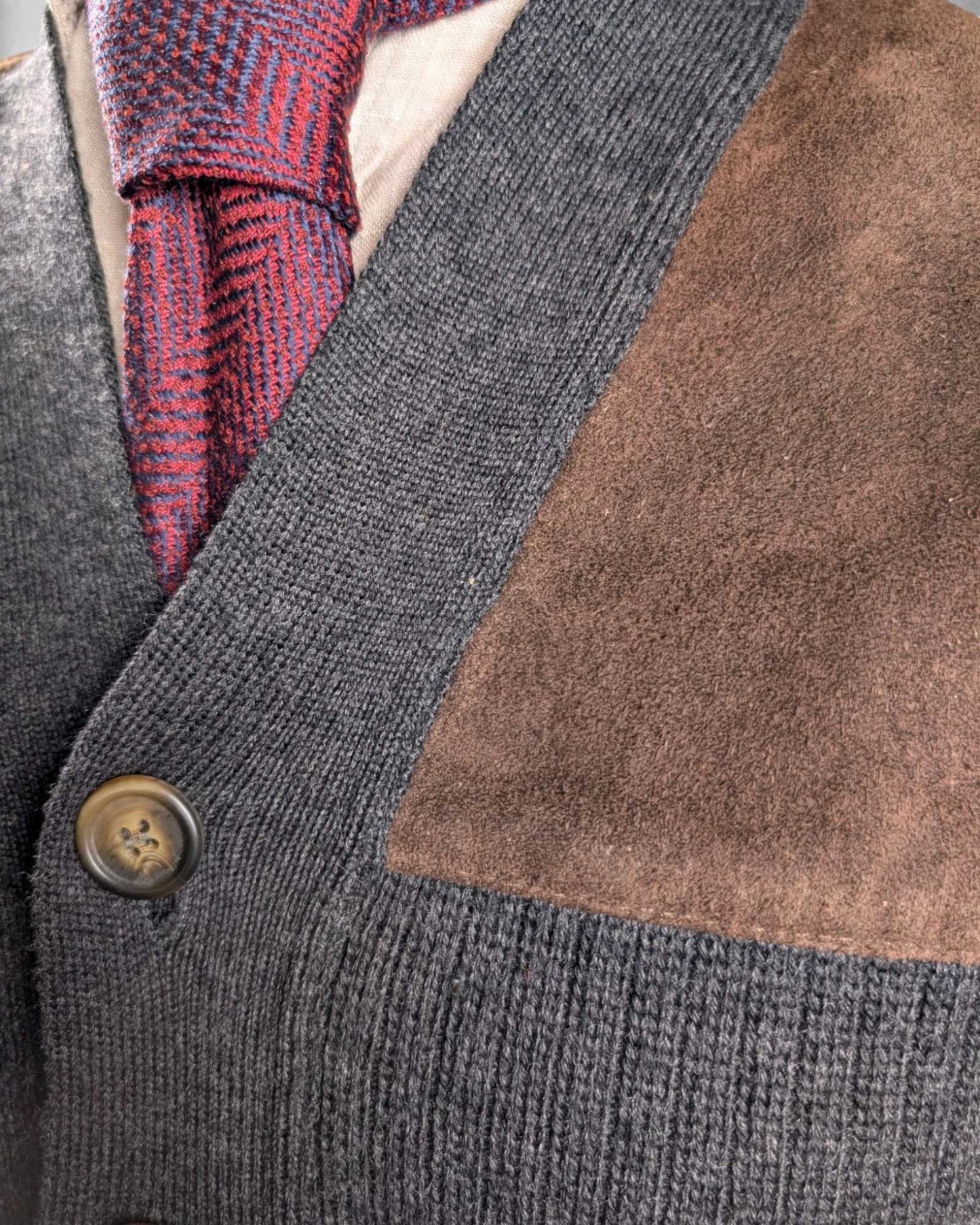 klassische Herrenweste mit Leder