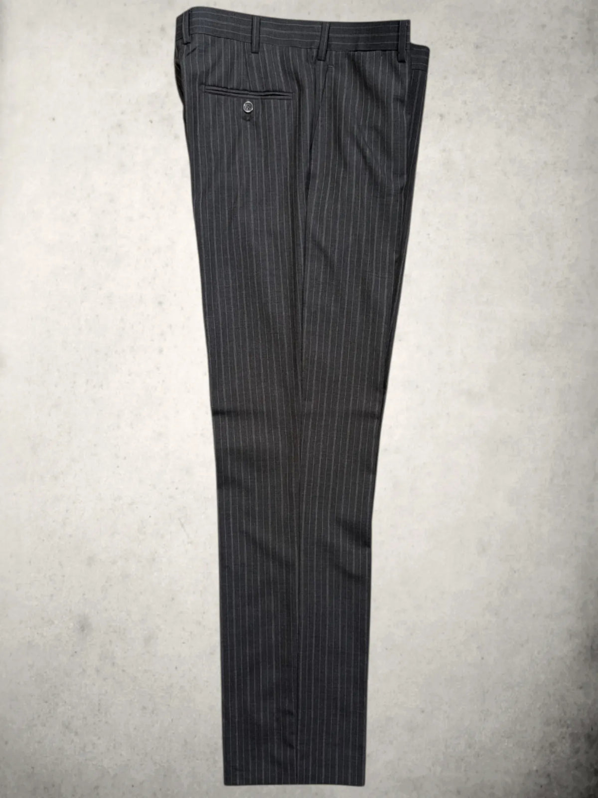 Sini Collection Anzughose aus anthrazitfarbener Schurwolle mit Nadelstreifen, Größe 48, vintage.