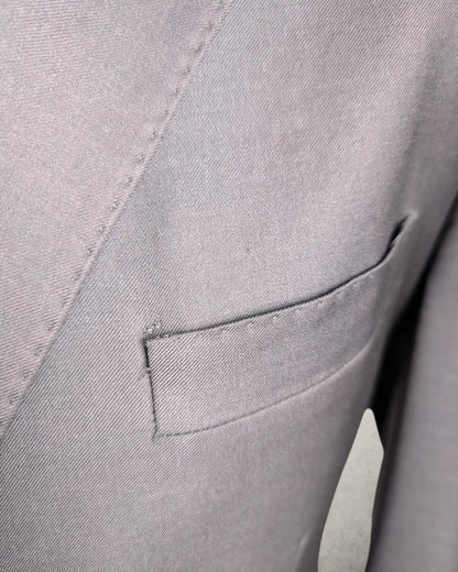 gebrauchtes Herrensakko mit defekter Brusttasche