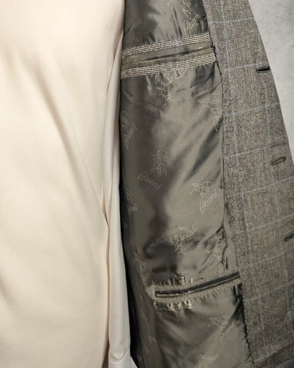 Abnutzung im Innenfutter eines Brioni Sakkos in Grau