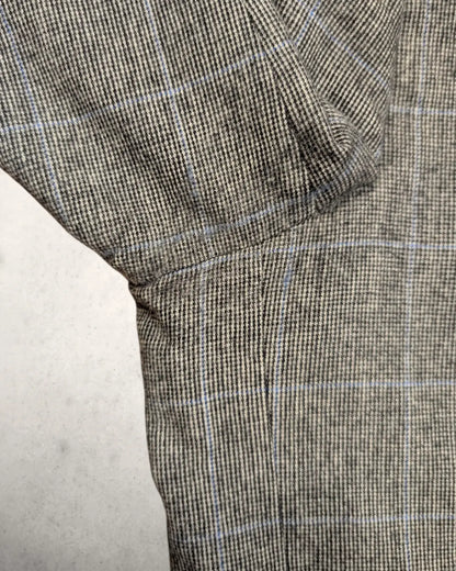 Minimaler Abrieb unter den Achseln eines Brioni Sakkos