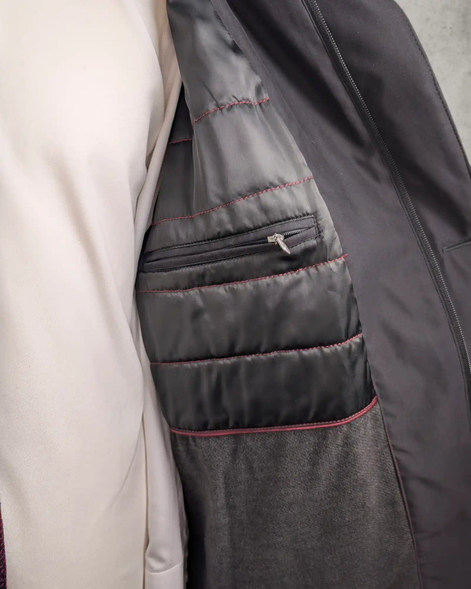 verschließbare Innentasche einer Bugatti Herrenjacke