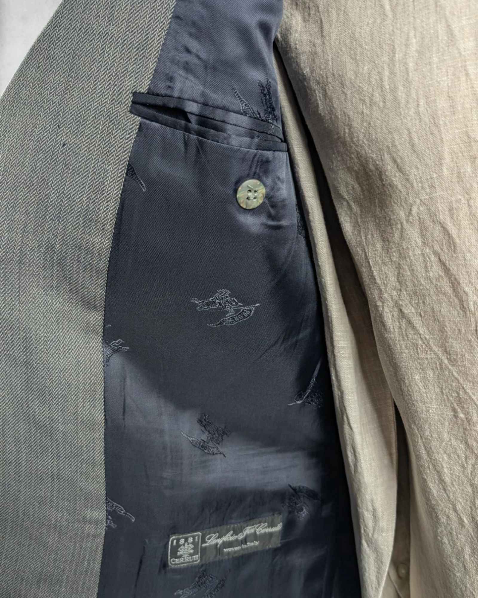 Detailaufnahme Innen eines Burberry Sakkos für Manner