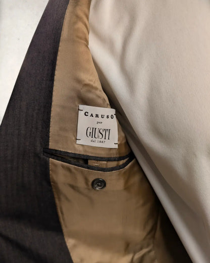 Caruso per Giusti Etikett in einem Sommersakko aus Leinen und Seide