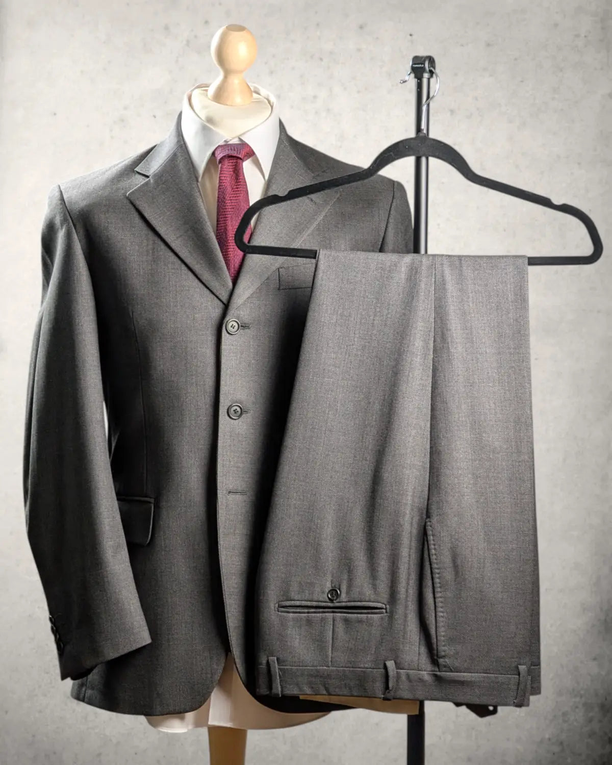 Eleganter Franceschini Anzug in Grau-Schwarz Sharkskin, 100% Vitale Barberis Canonico Wolle, Gr. 48.