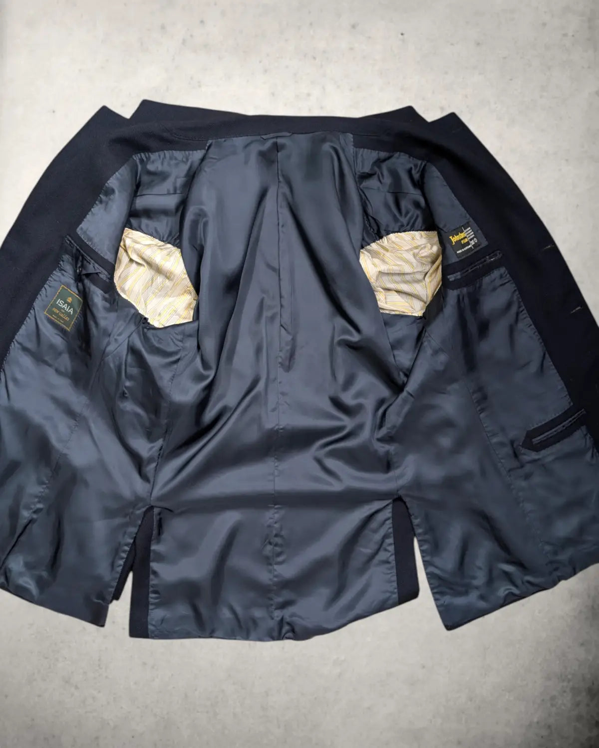 Innenansicht eines Isaia Johnstons of Elgin Kaschmir Sakko