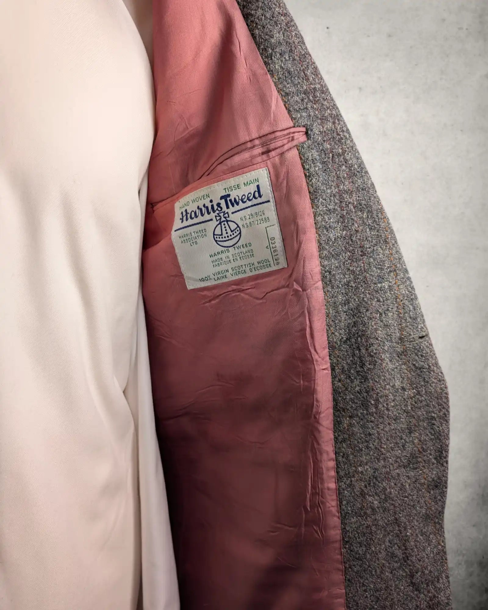 Harris Tweed Logo in der Innenseite eines Herrensakkos