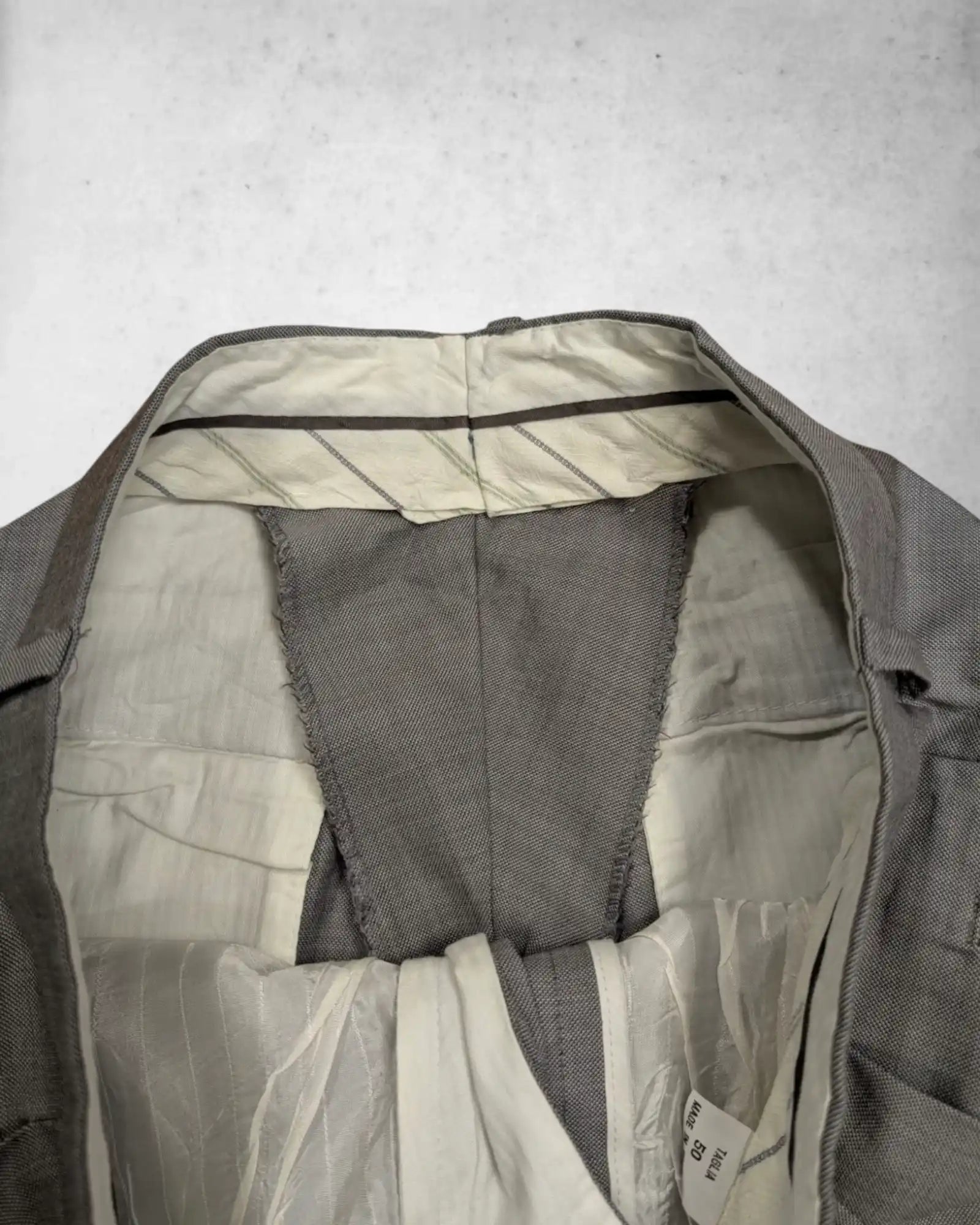 Herrenhose in Grau von innen