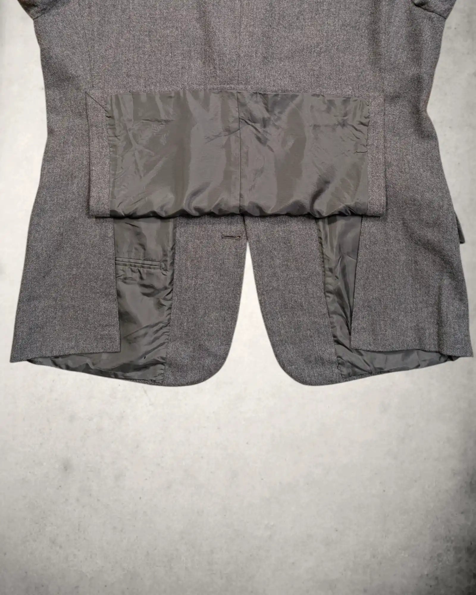 Seitenschlitz eines Kaschmirsakkos von Zegna