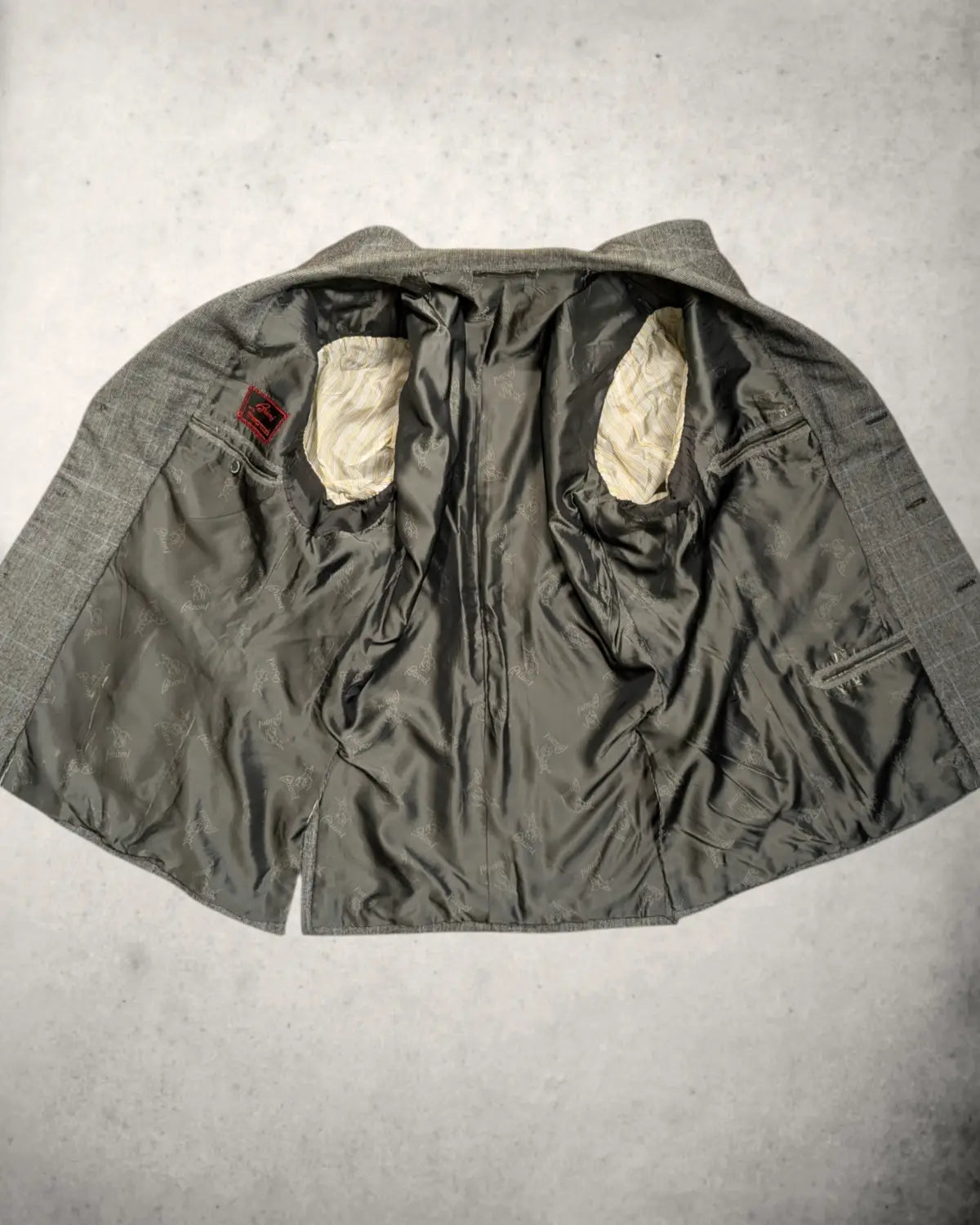 Innenfutter eines Brioni Sakkos mit Windowpane Muster