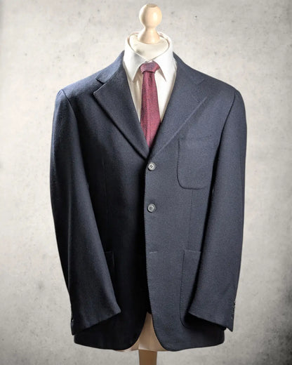 Dunkelblaues Isaia Sakko aus 100% Johnstons of Elgin Kaschmir, Größe 50 Drop 7, klassischer 3-Knopf-Einreiher