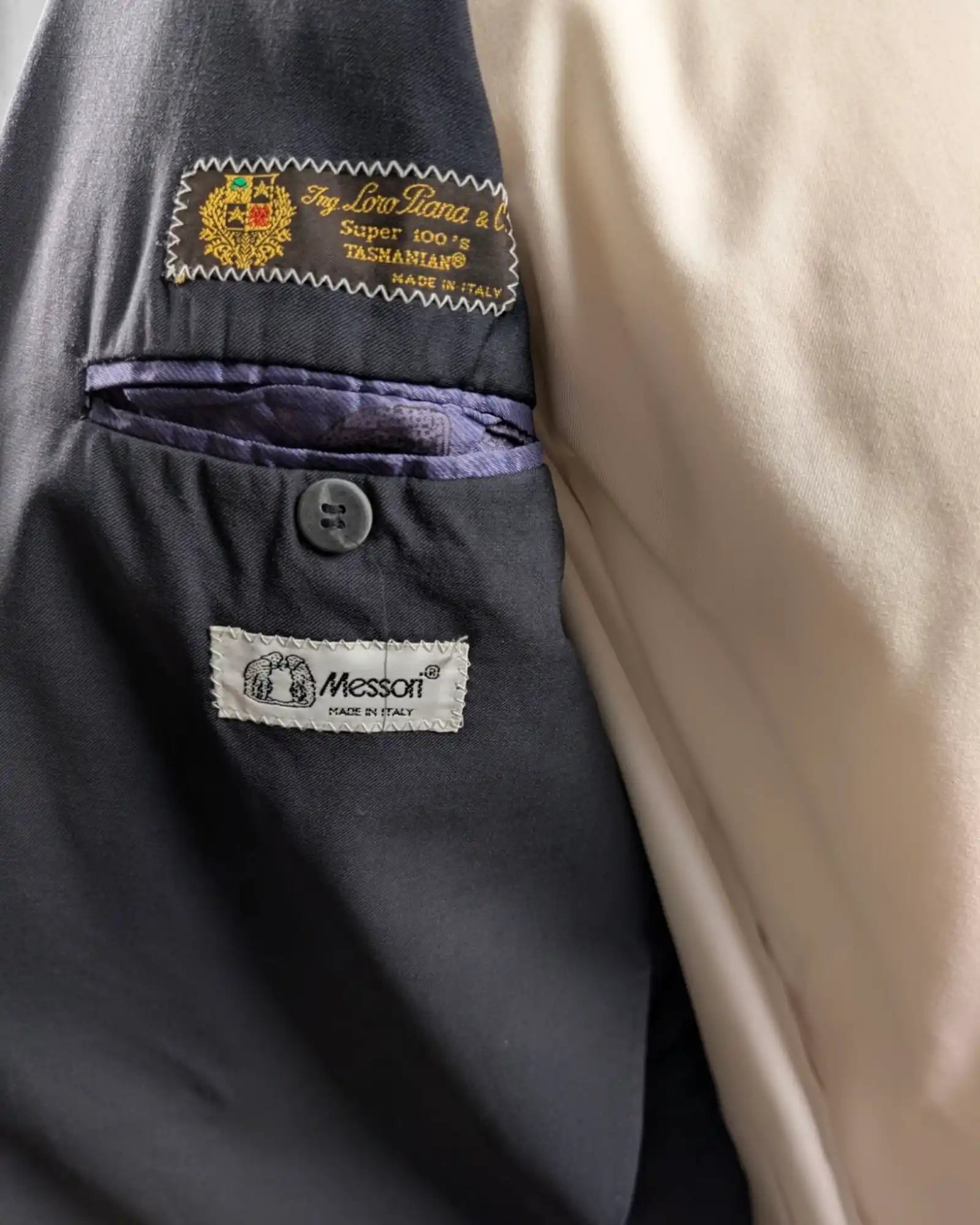 Loro Piana Label in einem Herrenanzug