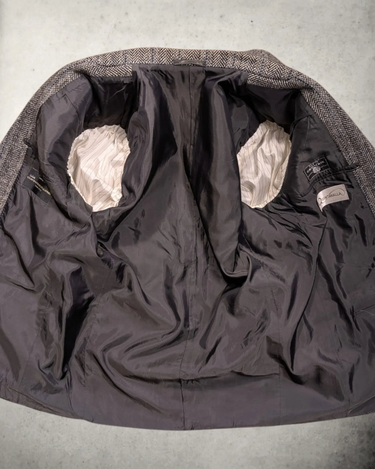 Crombie Herrensakko in der Innenansicht. Größe 52