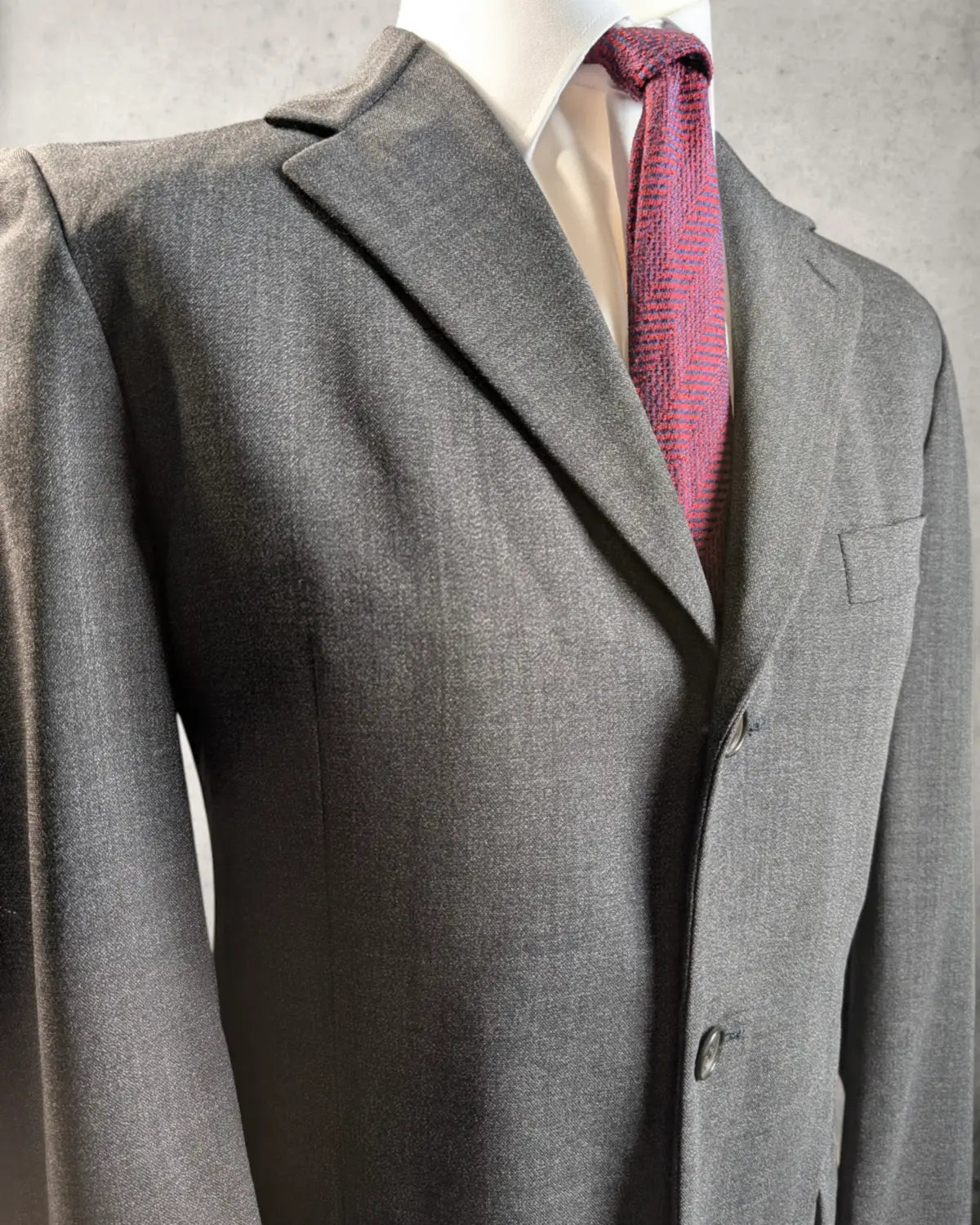 Herrensakko von Aquasctutm in Anthrazit aus Sartoria Filippo Musto reiner Wolle
