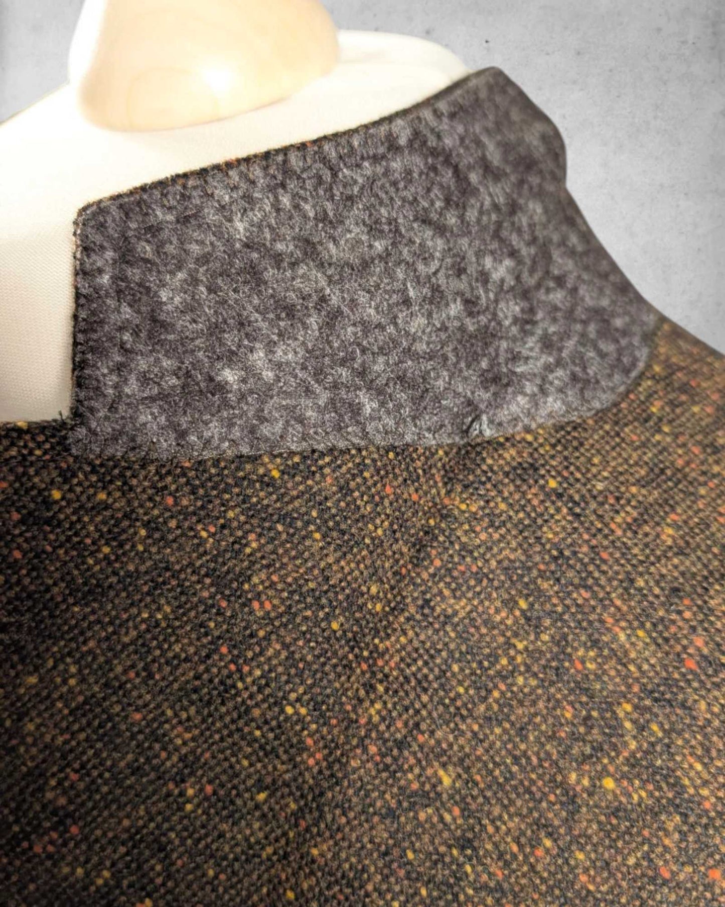 Detailaufnahme Kragen, Tombolini Männersakko
