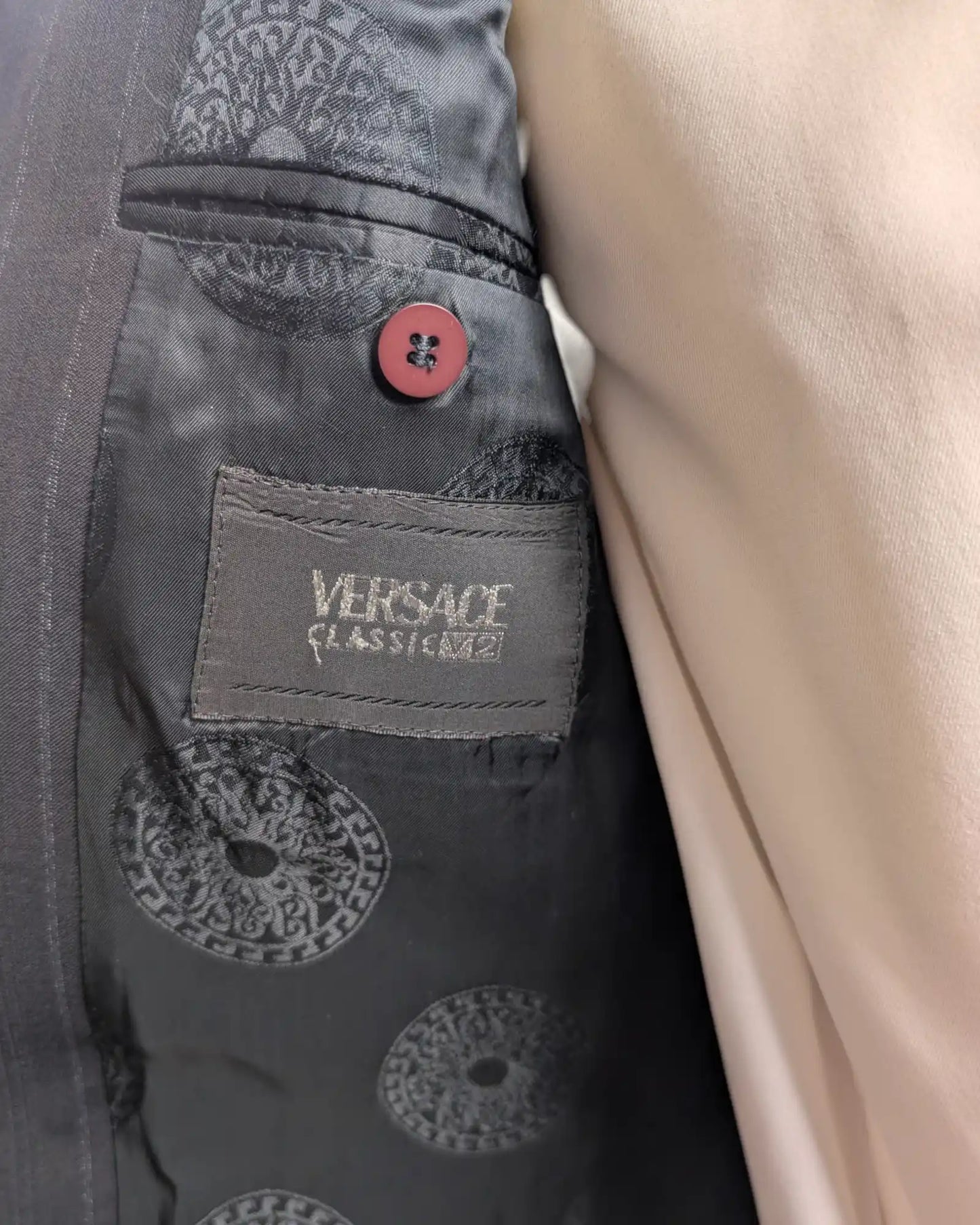 Innenansicht eines Versace Herrensakkos