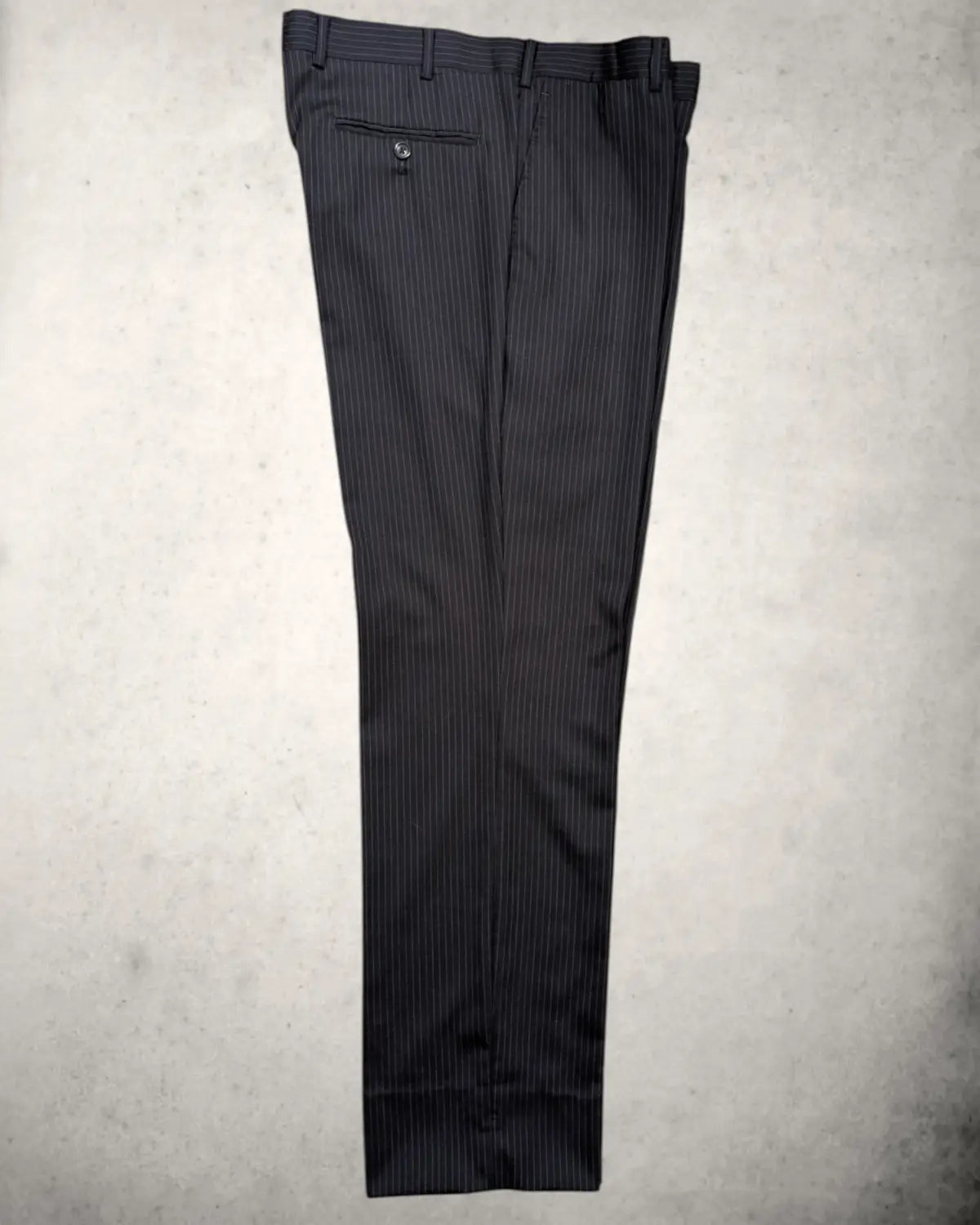 Anzughose im Nadelstreifendesign. Größe 48 Dunkelblau