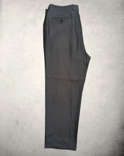 Sommerhose aus reinen Leinen in Grau in der Seitansicht