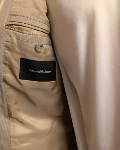 Ermenegildo Zegna Etikett in einem Beigefarbenem Herrensakko