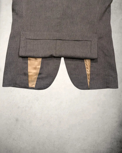 Seitenschlitz eines gebrauchten Sommersakkos von Caruso aus Leinen, Seide und Wolle
