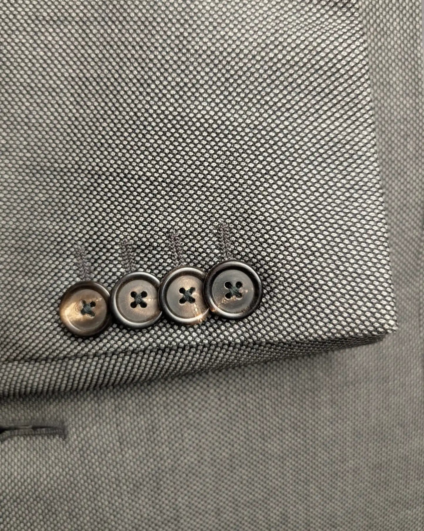 Ärmelknöpfe eines Nervesa Herrensakko