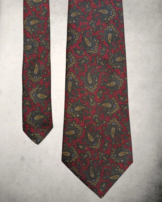 Holliday & Brown Seidenkrawatte. Handmade in England in schönem rotem Paisley-Muster