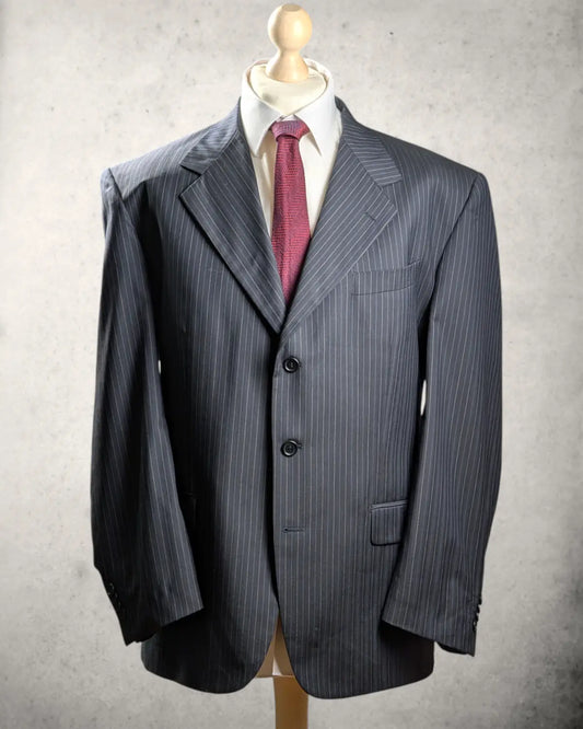 Dunkelblaues Lebole Nadelstreifen-Sakko aus Loro Piana Zelander Merinowolle .