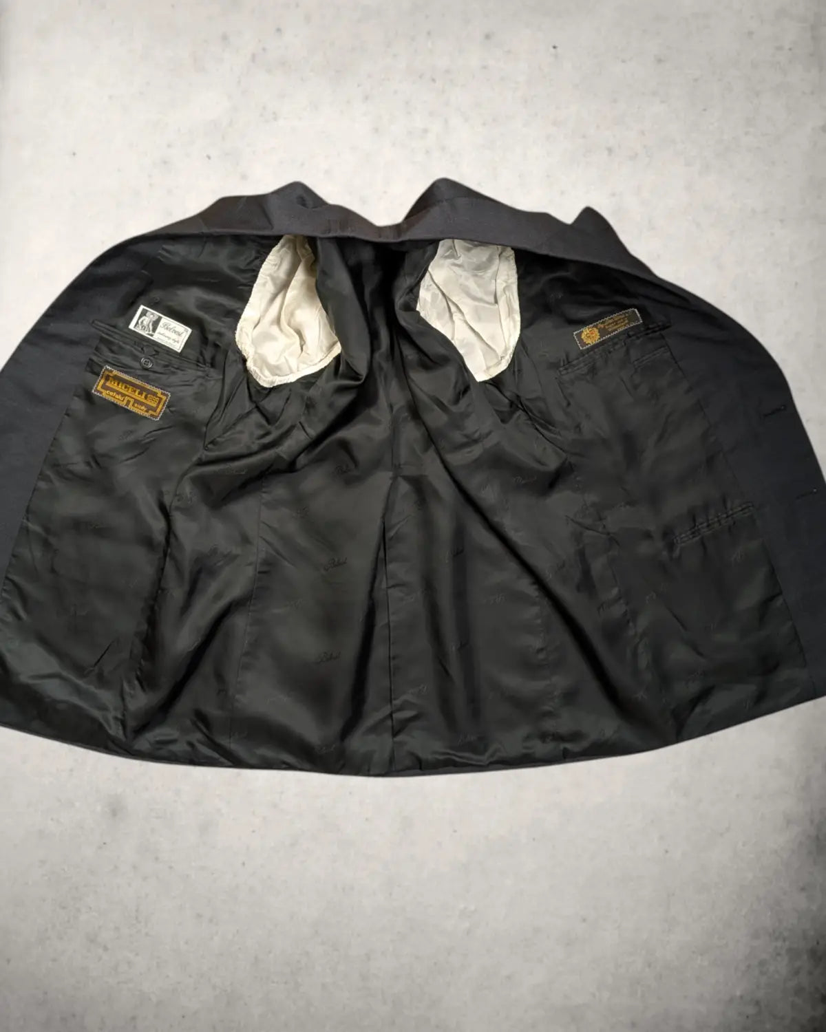 Belvest Sakko Anthrazit – Loro Piana Tasmanian Super 100s – Gr. 54