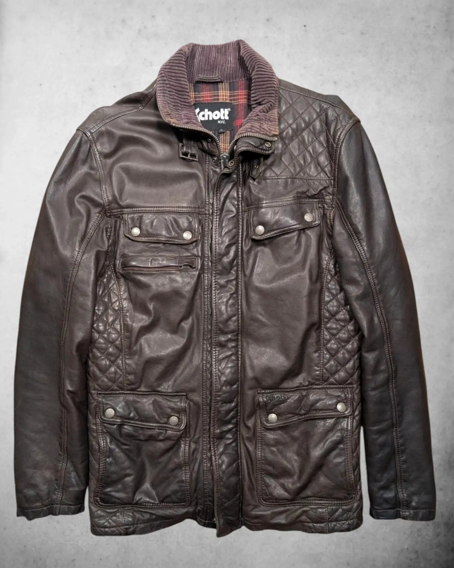 Frontalansicht Schott NYC Herren Lederjacke 