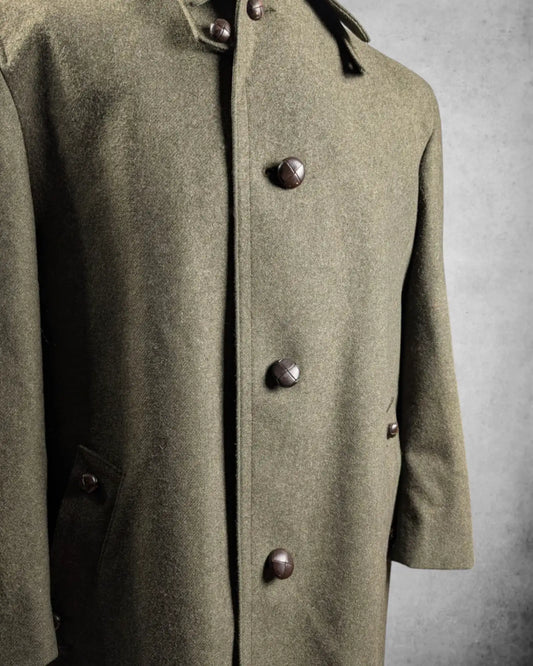 Detailaufnahme eines original münchner Loden Mantel für Herren