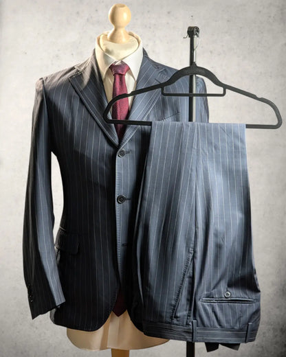 Dunkelblauer Nadelstreifenanzug aus reiner Wolle von Vitale Barberis Canonico