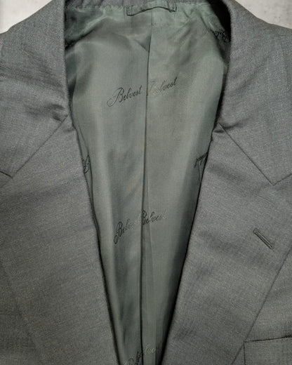 Revers eines grauen Belvest Sakkos