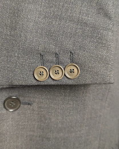 Ärmelknöpfe an einem Herrensakko von Aquascutum  aus reiner Wolle von Sartoria Filippo Musto  in anthrazit