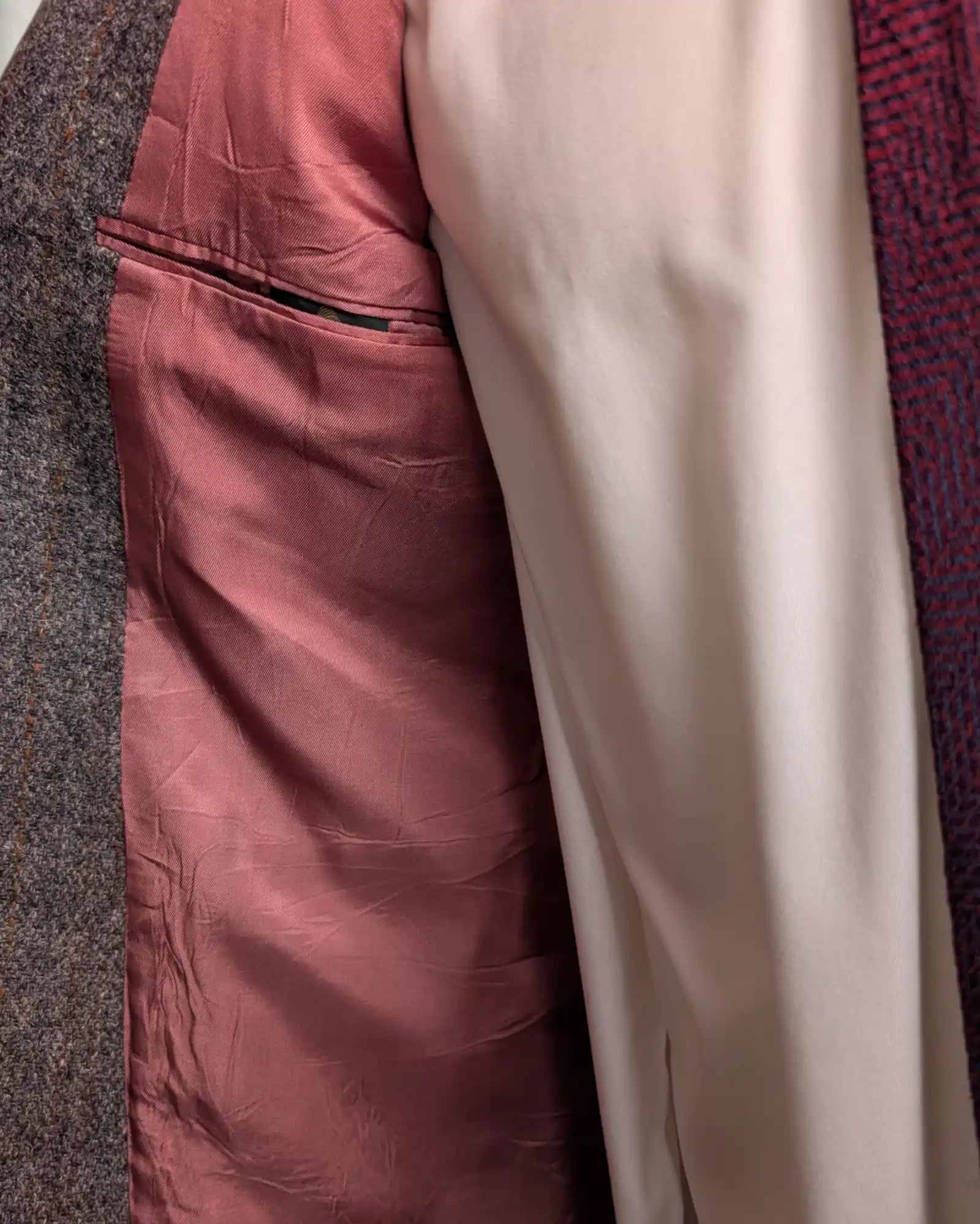 Innenansicht eines Harris Tweed Herrensakkos