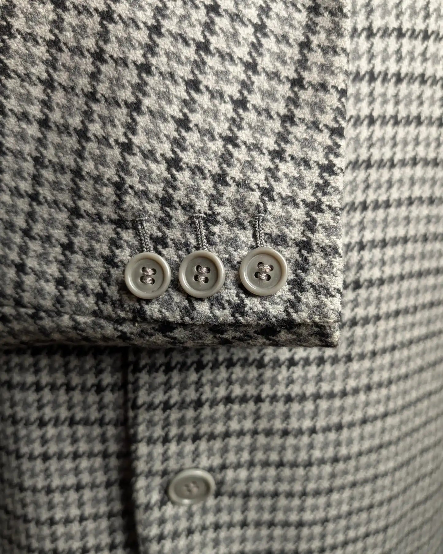 Ärmelknöpfe eines Herrensakkos von Zegna