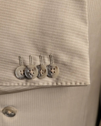 Kissing Buttons eines beigefarbenem Herrensakkos von Ermenegildo Zegna