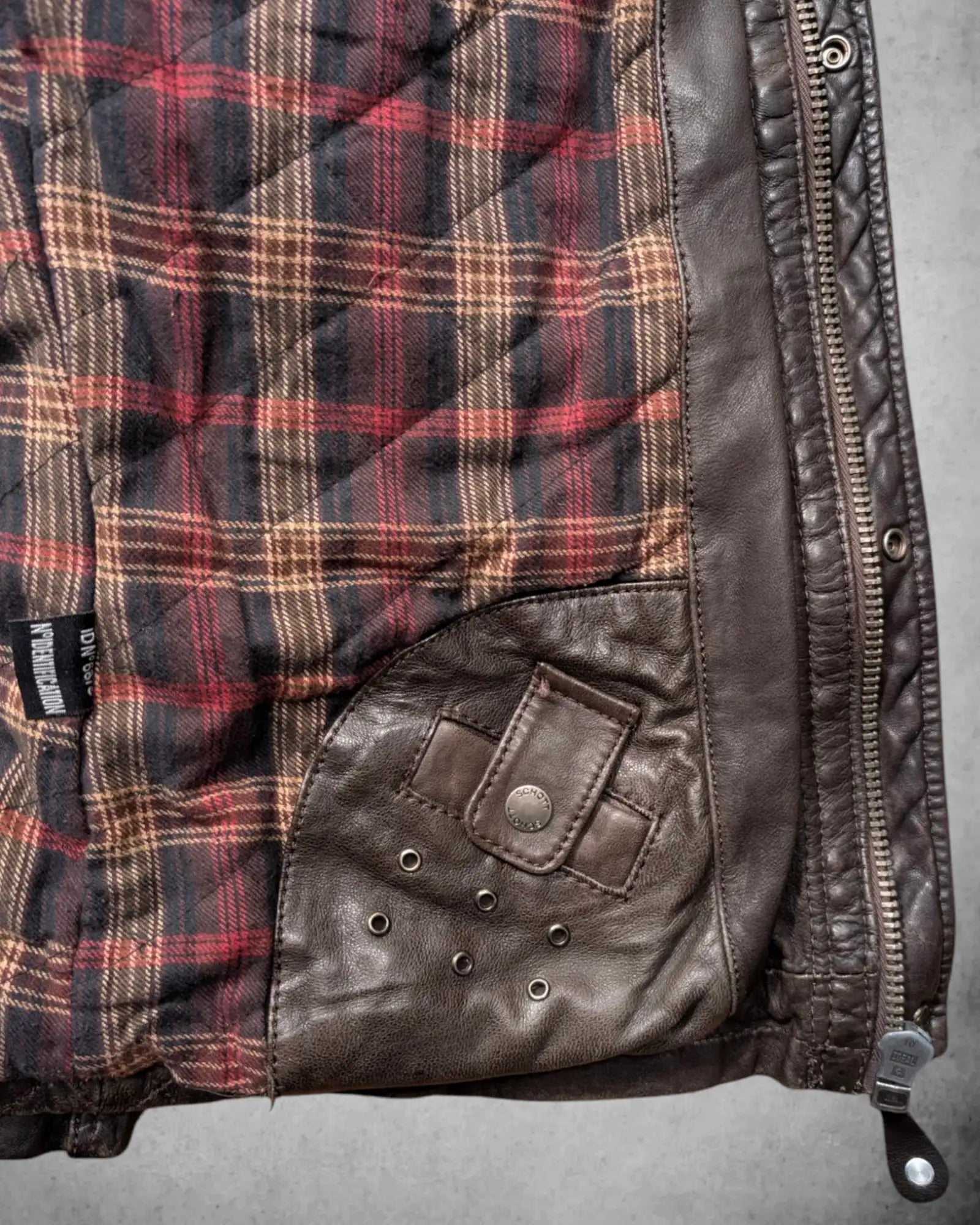 Innentasche einer Schott NYC Herren Lederjacke